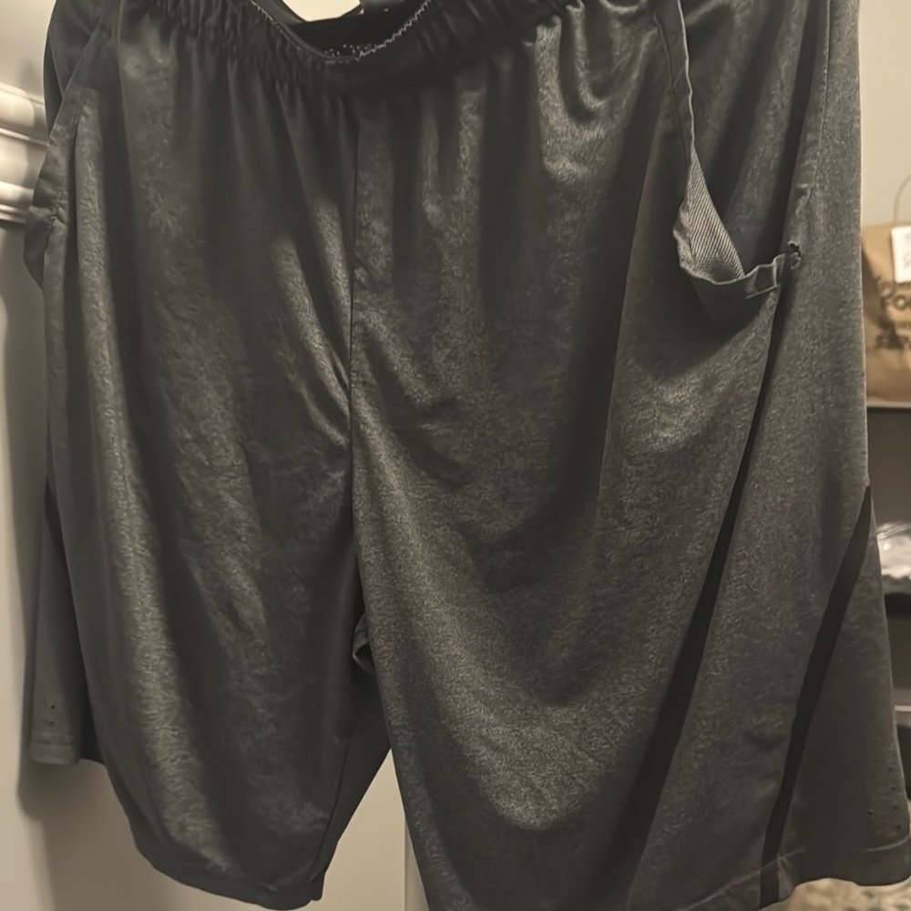 Apt. 9 Men's Charcoal Athletic Shorts